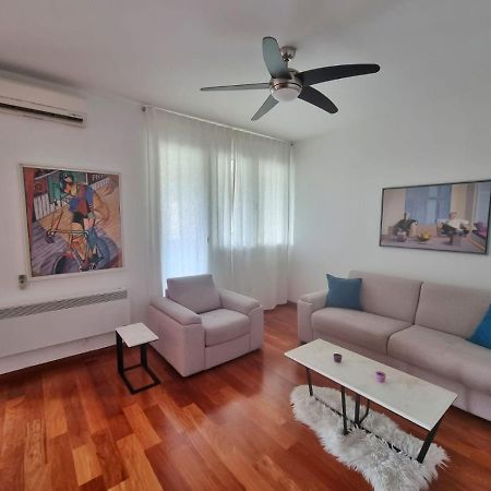 Baby Blue Apartments Bar Bagian luar foto